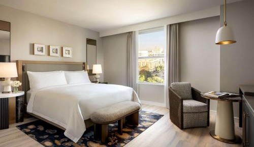 Deluxe King Room with Bay View