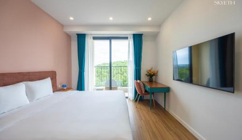 Studio with Mountain View