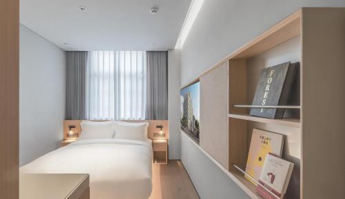 Standard King Room