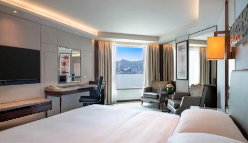 Classic King Room with Skyline Harbor View