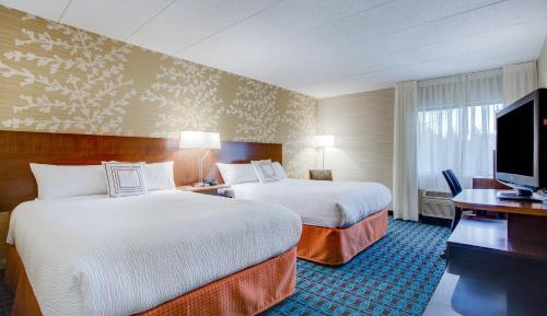 Queen Room with Two Queen Beds - Hearing Accessible