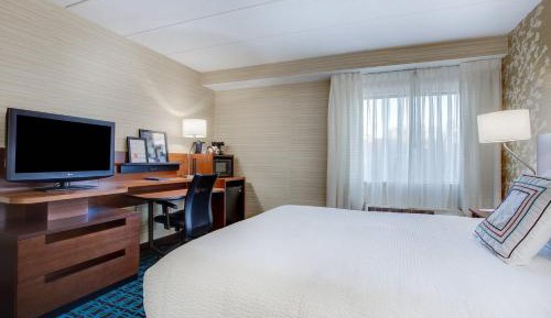 King Room with Sofa Bed - Hearing Accessible