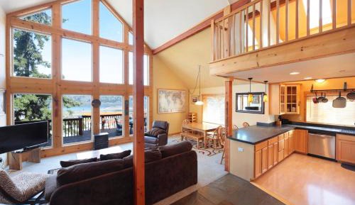Three-Bedroom Vacation Home 