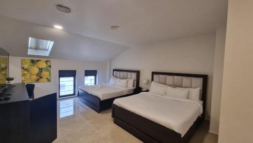 Deluxe Queen Room with Two Queen Beds