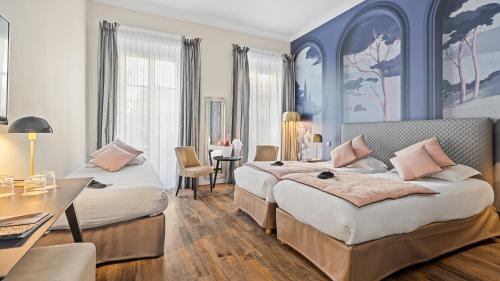 Triple Room with City View