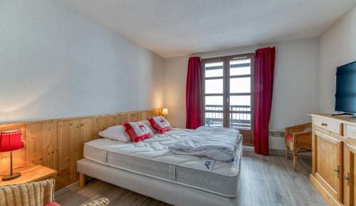 Superior One-Bedroom Apartment with Balcony