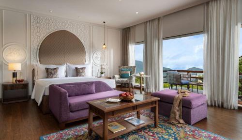 Grand Luxury Room King Bed