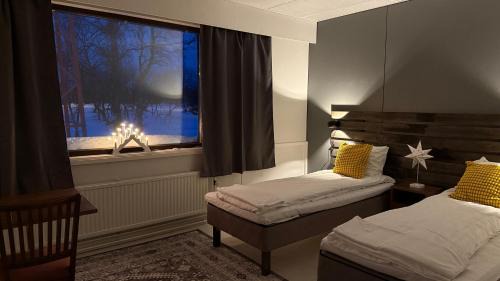 Twin Room with Shared Toilet