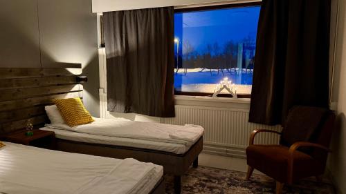 Twin Room with Shared Toilet