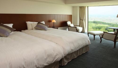 Standard Twin Room with Mountain View