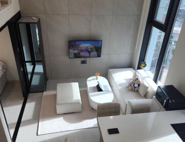 Two-Bedroom Apartment with City View