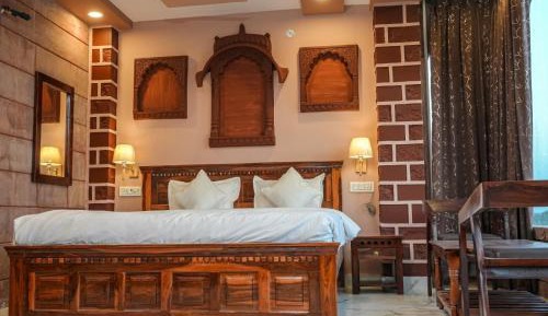 Deluxe Double Room with Castle View