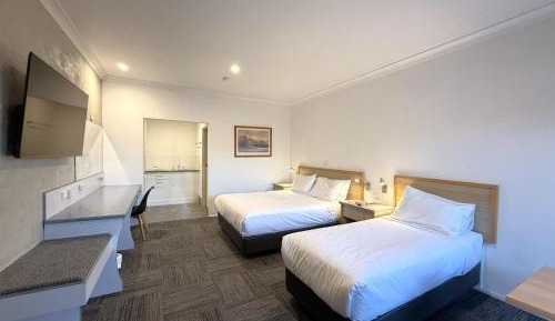 Deluxe Twin Room (Ground Level)
