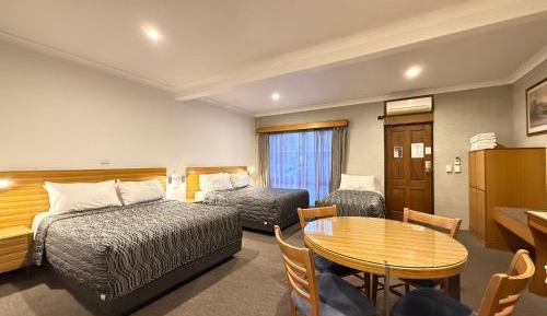 Deluxe Large Family Room 