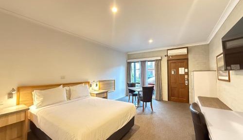 Deluxe Queen Room (ground Level)