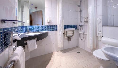 Double Room with Free Hot Breakfast - Accessible