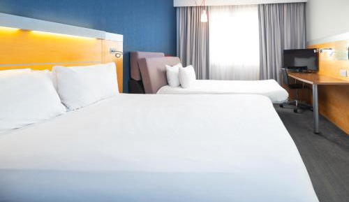 Standard Double Room with Sofa Bed and Free Hot Breakfast