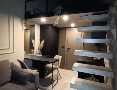 Studio - Split Level