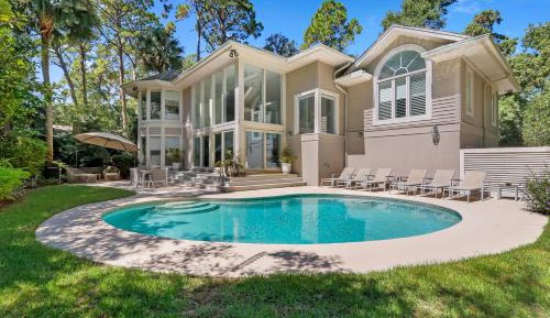 Four-Bedroom Holiday Home