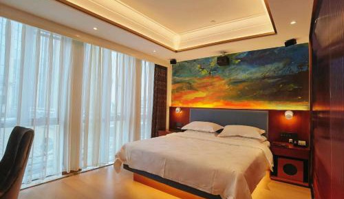 Deluxe King Room - Non-Smoking