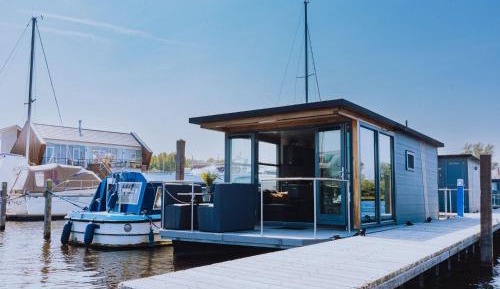 Two-Bedroom House Boat