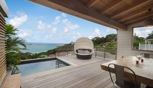 Two-Bedroom Apartment with Terrace and Sea View