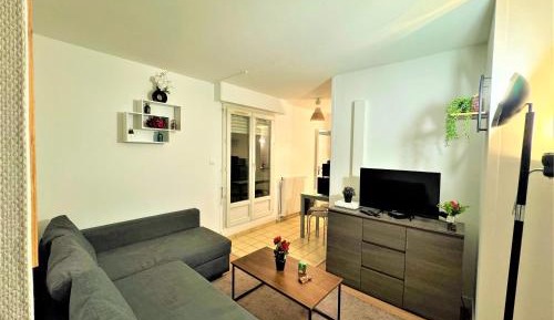 One-Bedroom Apartment with Terrace