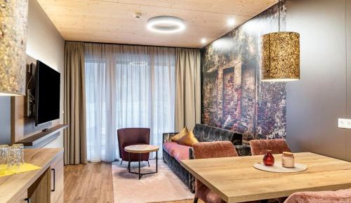 Superior One-Bedroom Apartment with Balcony