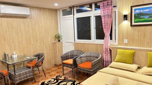 One-Bedroom Apartment with Balcony