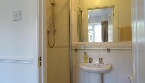 Twin Room with Shower