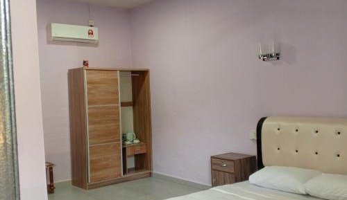 Standard Queen Room