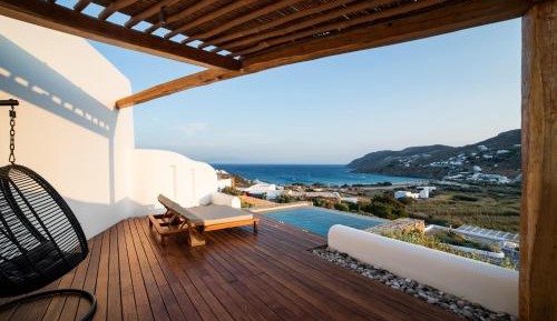 Executive Suite with Private Pool & Sea View