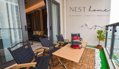 Three-Bedroom Apartment with Sea View