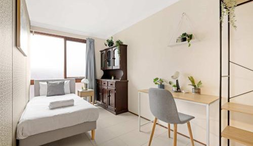 Single Room with Shared Bathroom