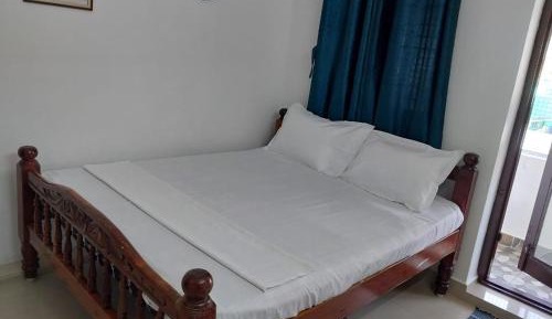 Standard Twin Room with Mountain View