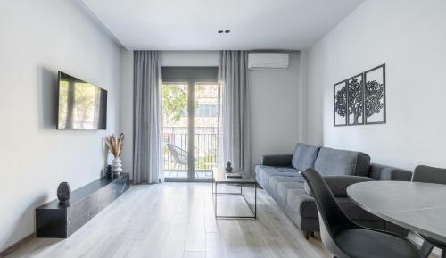 Family Two-Bedroom Apartment with View