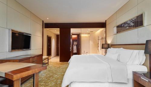Westin King Bed Room 
