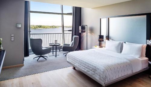 Panorama Suite, Bi-level Suite, Alster view