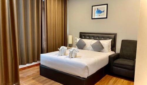 Deluxe Queen Room