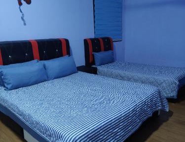 Deluxe Family Room