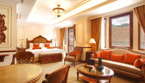 Superior King Suite
