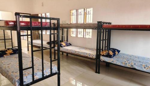 10-Bed Mixed Dormitory Room