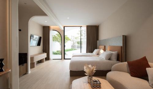 Superior Double or Twin Room with Pool View
