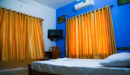Deluxe Queen Room