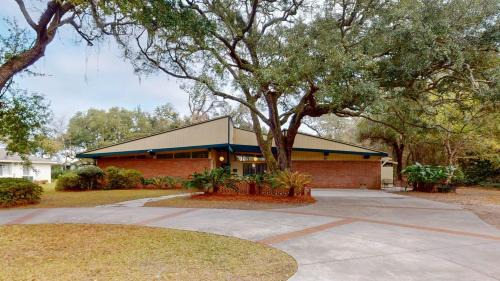 Four-Bedroom Holiday Home