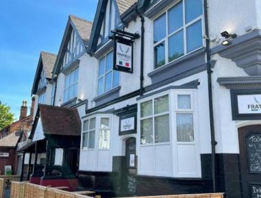 Standard Twin Room with Shared Bathroom