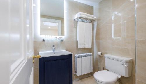 Deluxe Double Room with Shower