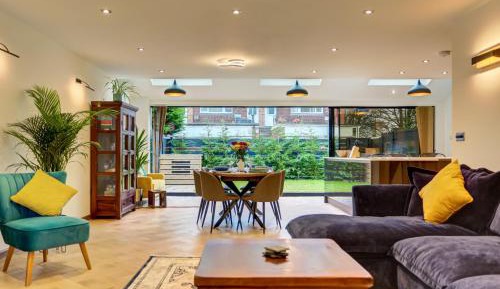 Four-Bedroom Holiday Home