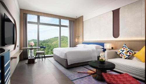 Executive Deluxe King Room with Garden View and M Lounge Access