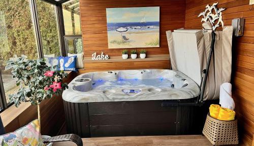 King Room with Spa Bath